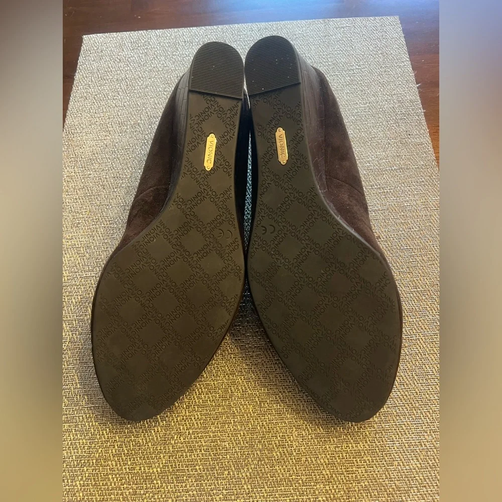 Vionic suede wedge
